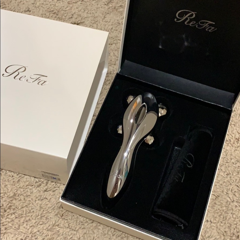 ReFa 4 CARAT